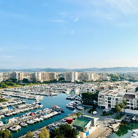 Cannes Marina, Vue Port Avec Piscine Et Parking Prive *